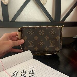 BNIB LOUIS VUITTON MINI POCHETTE ACCESSORIES